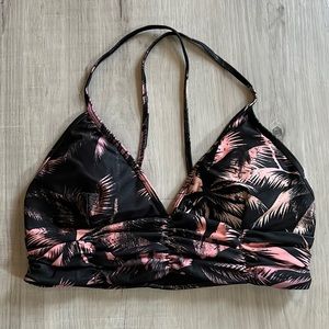 Criss cross back active top